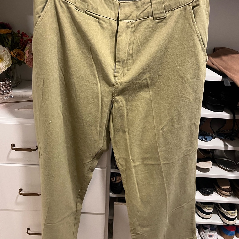 Forever 21 Chinos Classic Fit